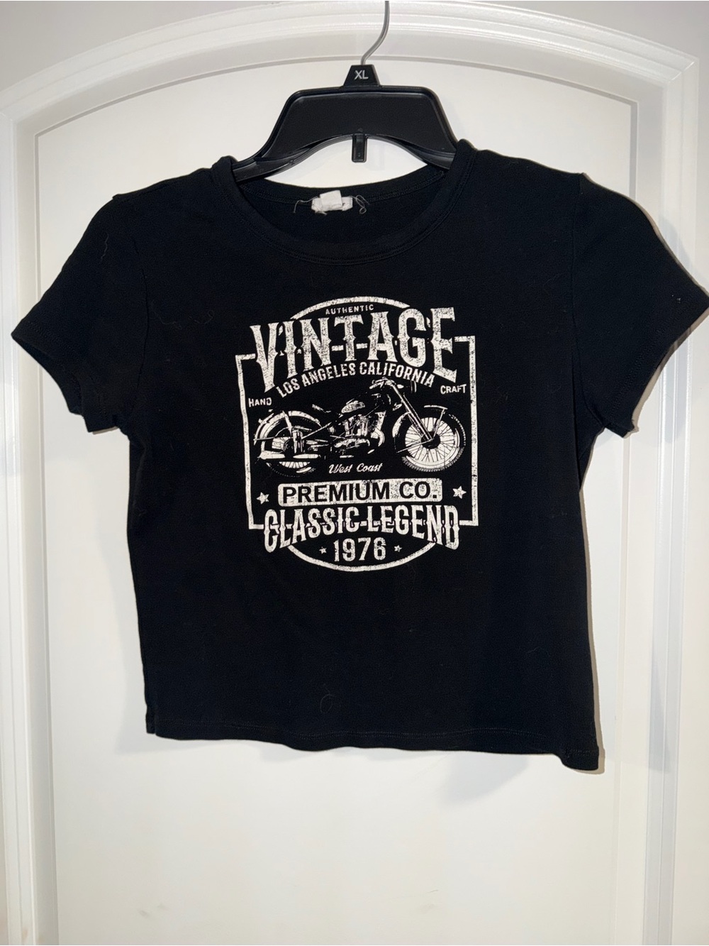 Vintage Graphic Black Womens Cropped T‑Shirt